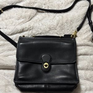 VINTAGE RARE Coach Willis black leather crossbody bag, model 9927
 Black Leather